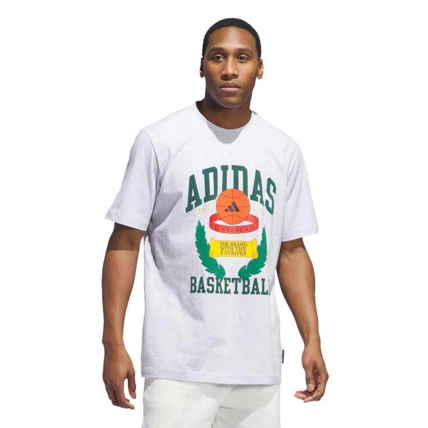 Camiseta adidas Estampada Basketball Crest - Masculina - Foto 2