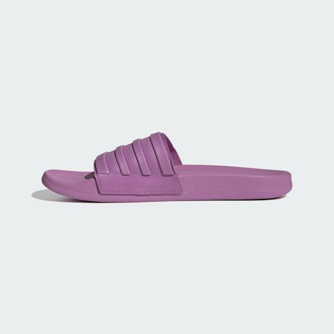 Chinelo adidas Adilette Comfort - Unissex - Foto 3