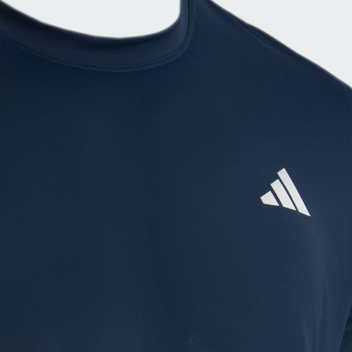 Camiseta adidas Otr Basic Tee - Masculina - Foto 4