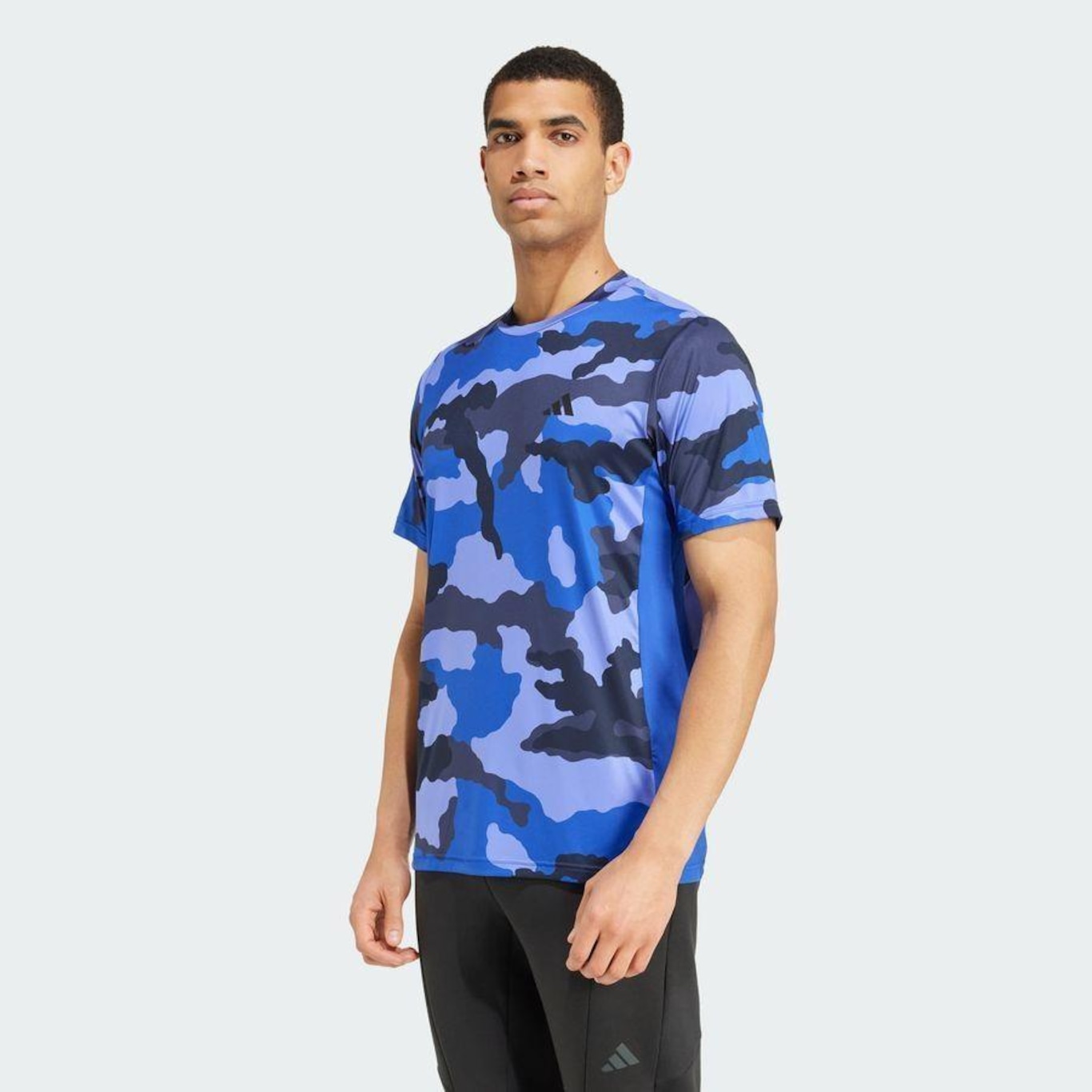 Camiseta adidas Estampada Train Essentials Camo - Masculina - Foto 3