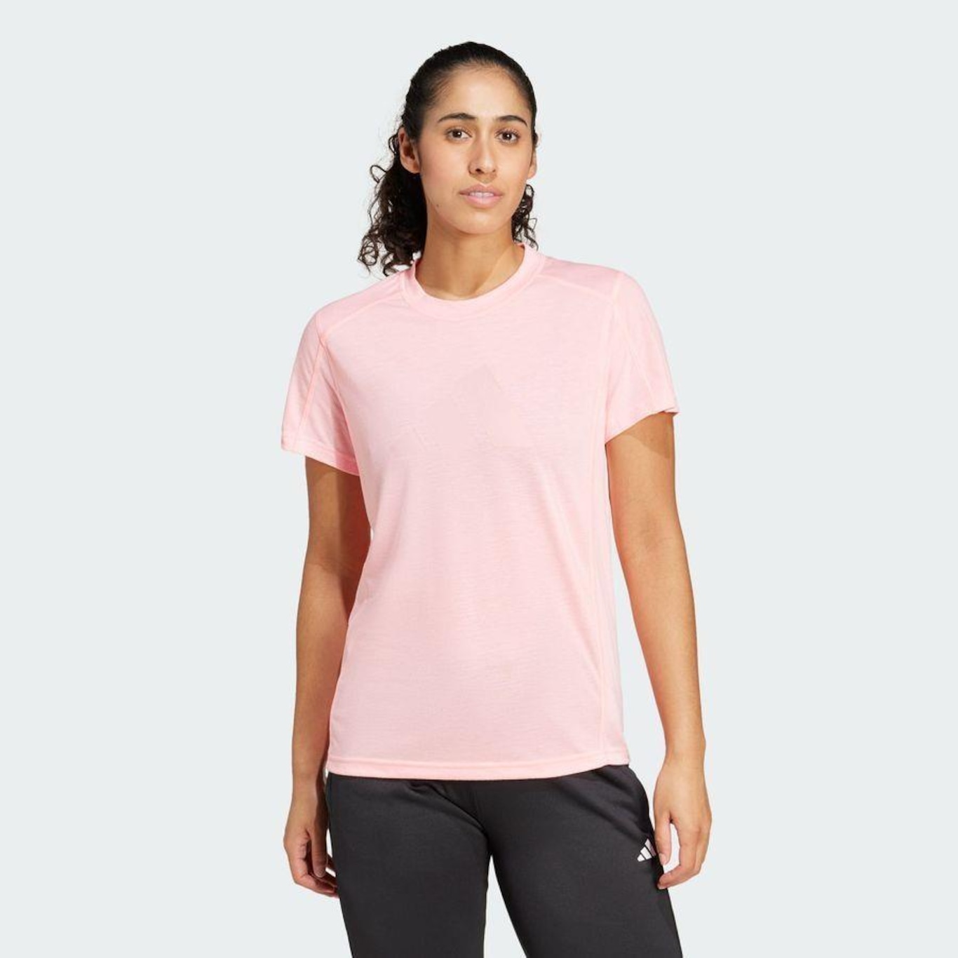 Camiseta adidas Train Essentials Big Performance Logo - Feminina - Foto 3