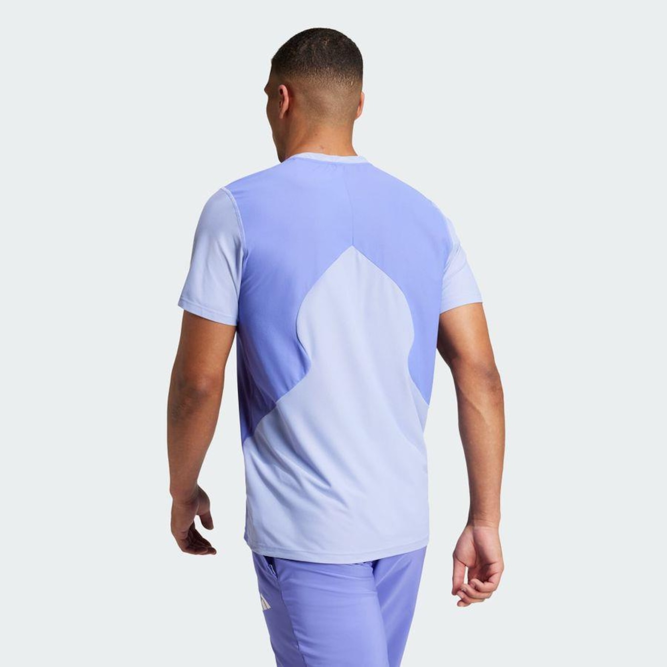 Camiseta adidas Own The Run Colorblock Aeroready - Masculina - Foto 5