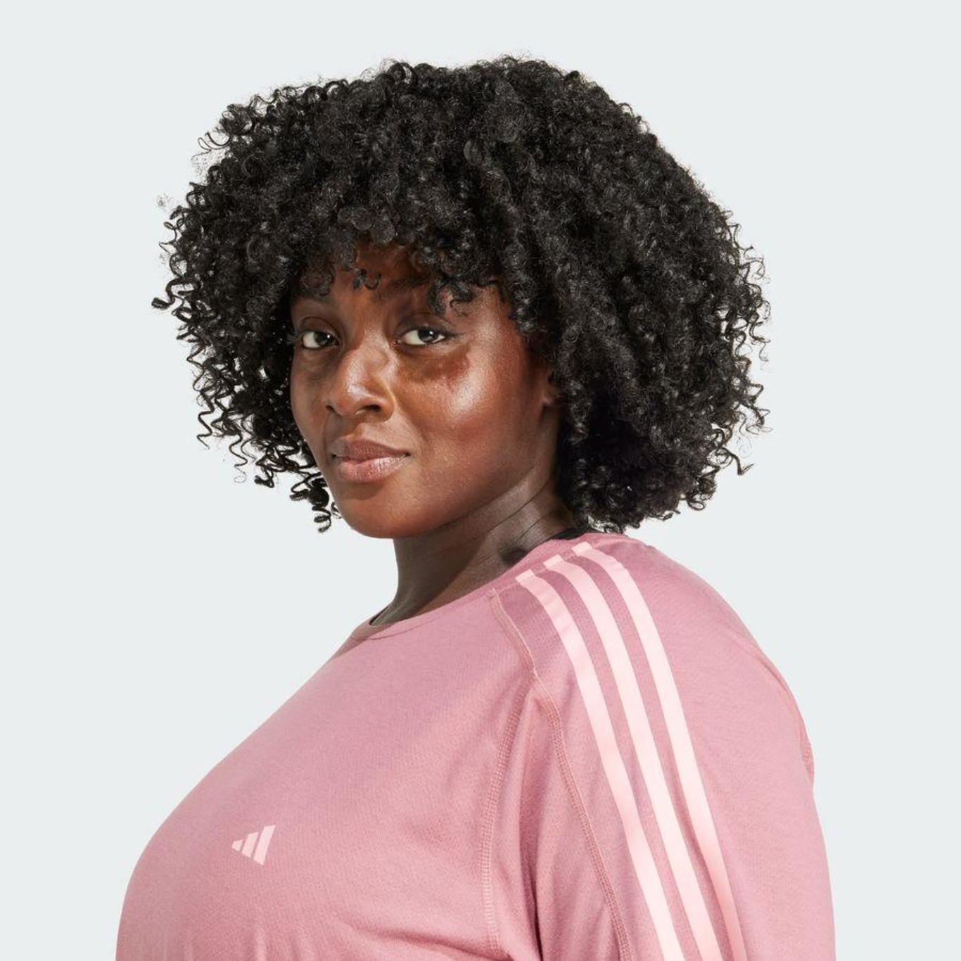 Camiseta adidas Own The Run Três Listras Plus Size - Feminina - Foto 6