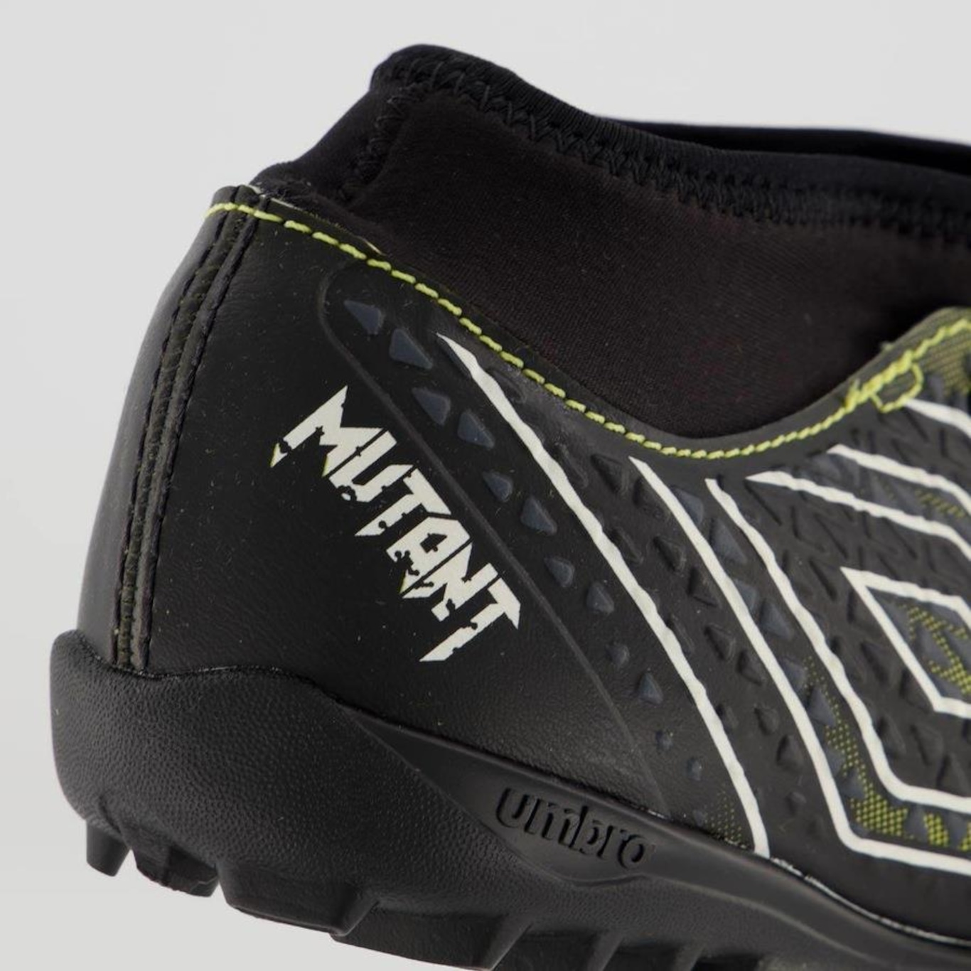 Chuteira Society Umbro Mutant - Infantil - Foto 6