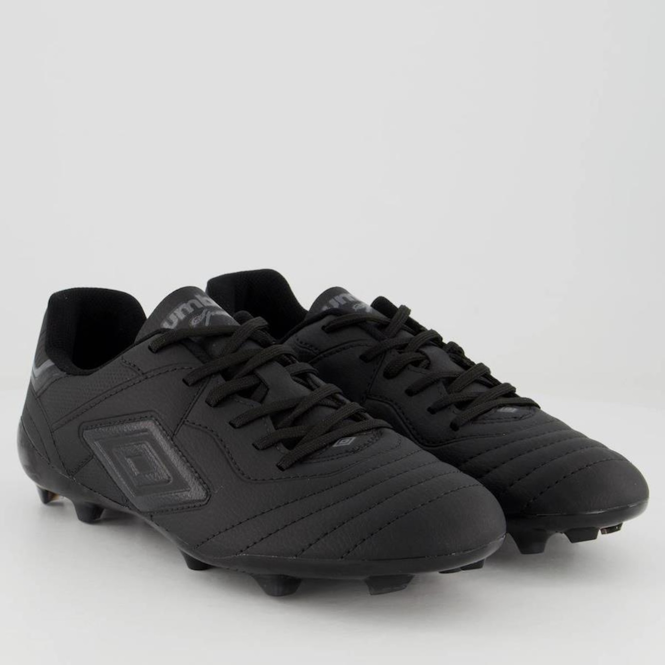 Chuteira de Campo Umbro Speciali Classic All Black - Adulto - Foto 2