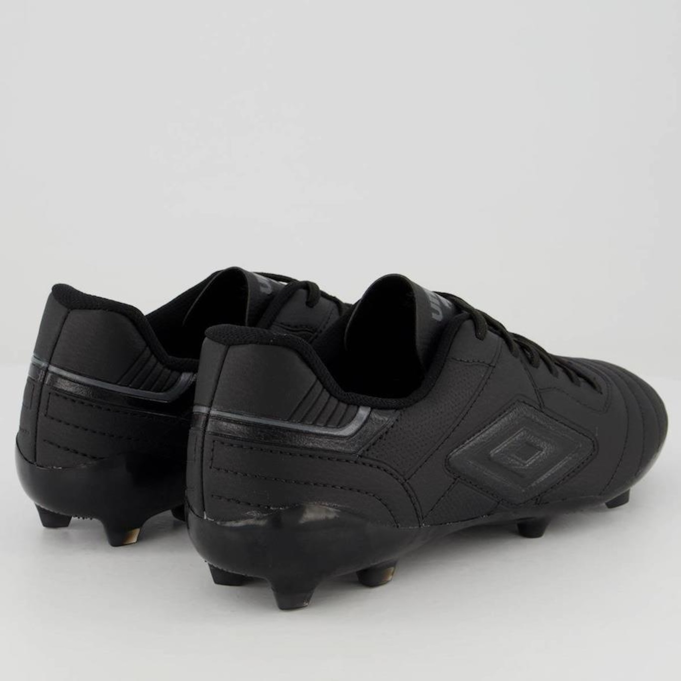 Chuteira de Campo Umbro Speciali Classic All Black - Adulto - Foto 3