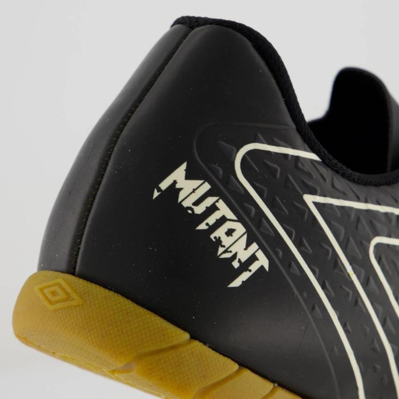 Chuteira Futsal Umbro Mutant - Adulto - Foto 6