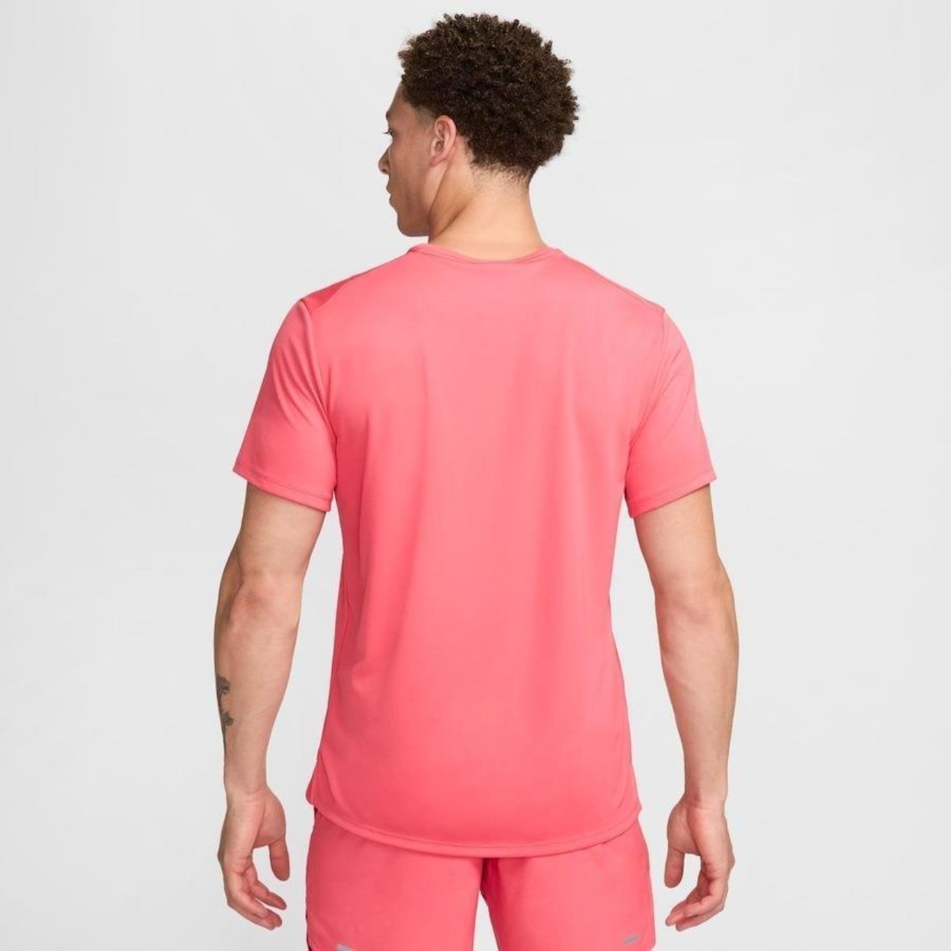 Camiseta Nike Dri-Fit Uv Miller - Masculina - Foto 2