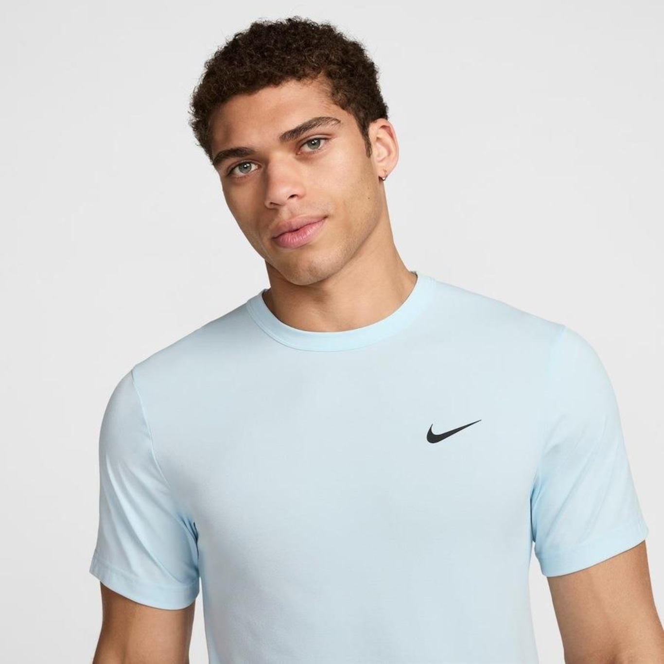 Camiseta Nike Hyverse Dri-Fit Uv - Masculina - Foto 2