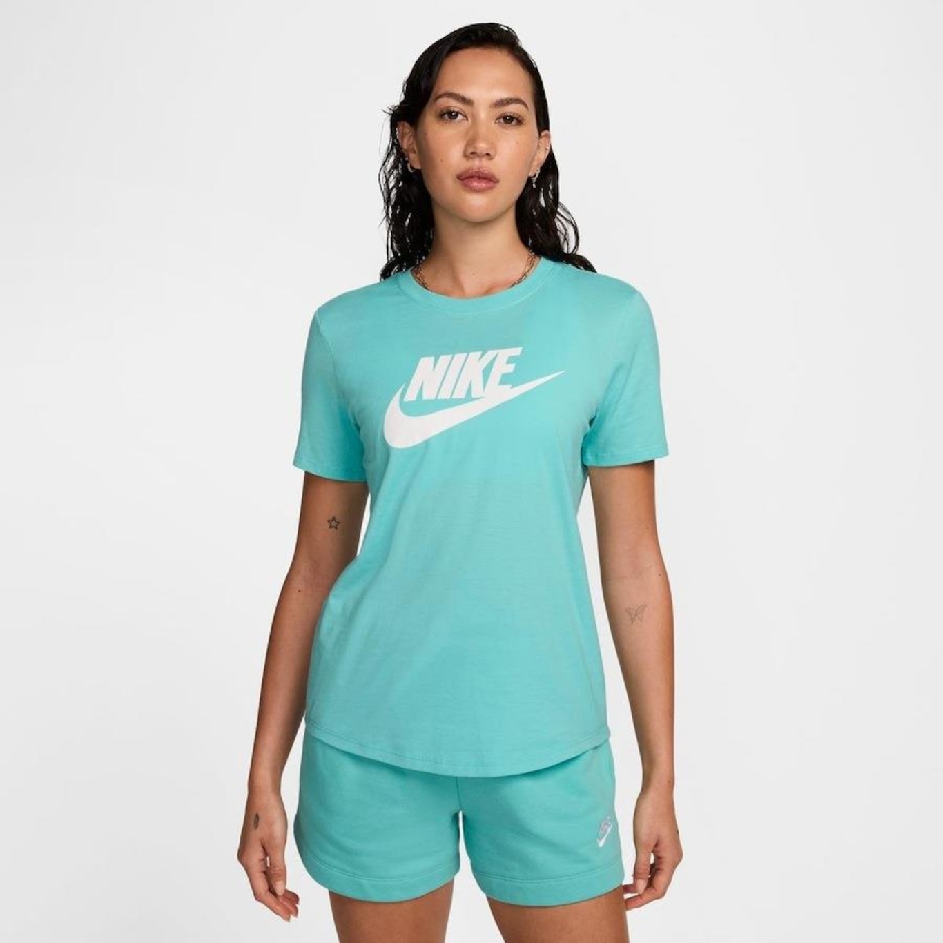 Camiseta Nike Sportswear Essentials Feminina - Foto 1