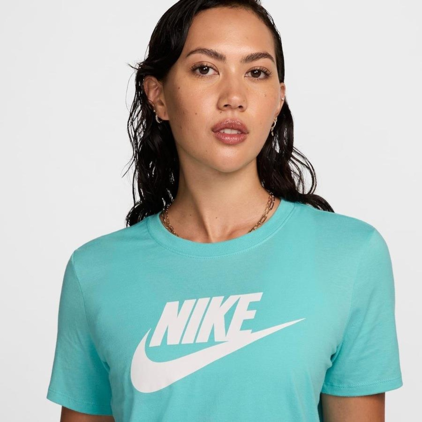 Camiseta Nike Sportswear Essentials Feminina - Foto 3