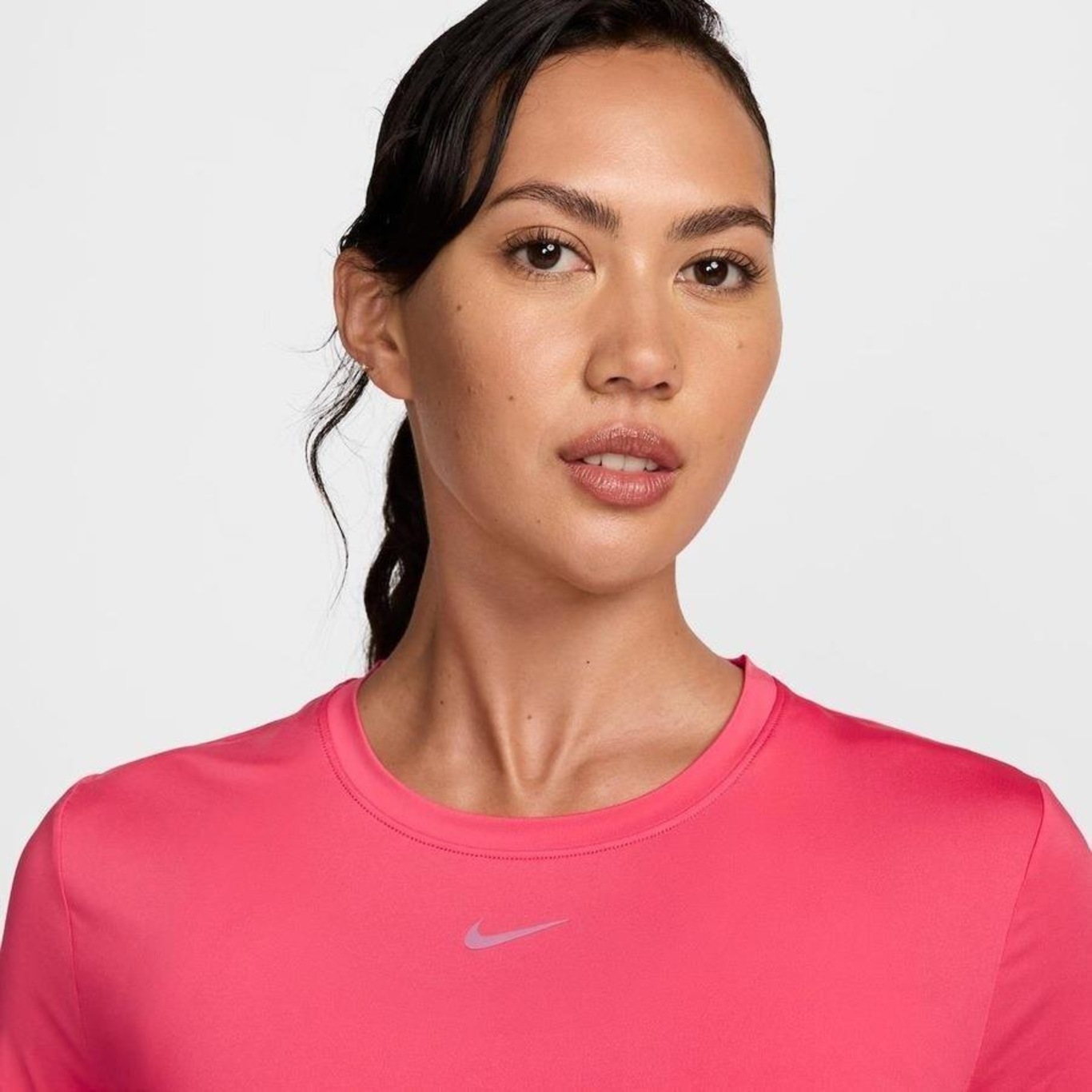 Camiseta Feminina Nike Manga Curta Dri-fit One Classic - Foto 2