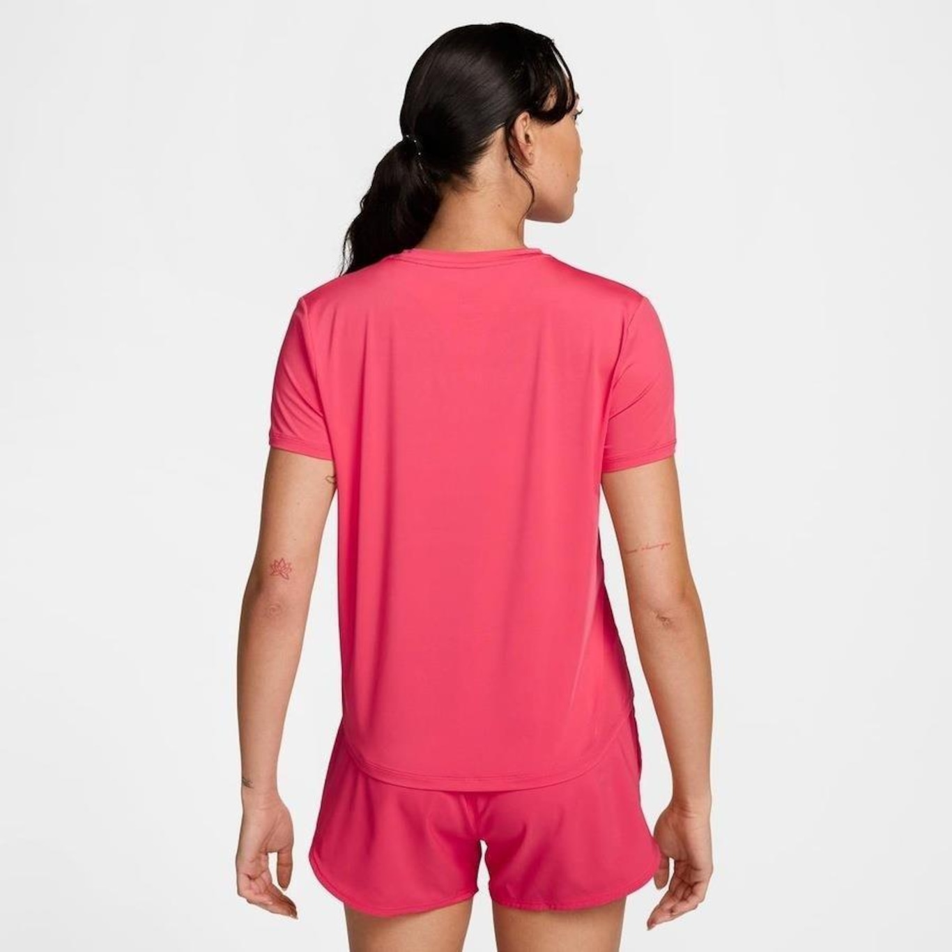 Camiseta Feminina Nike Manga Curta Dri-fit One Classic - Foto 6