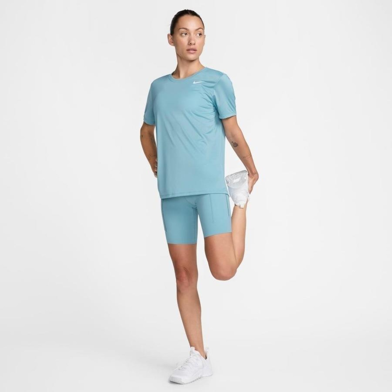 Camiseta Nike Training Dri-FIT - Feminina - Foto 3