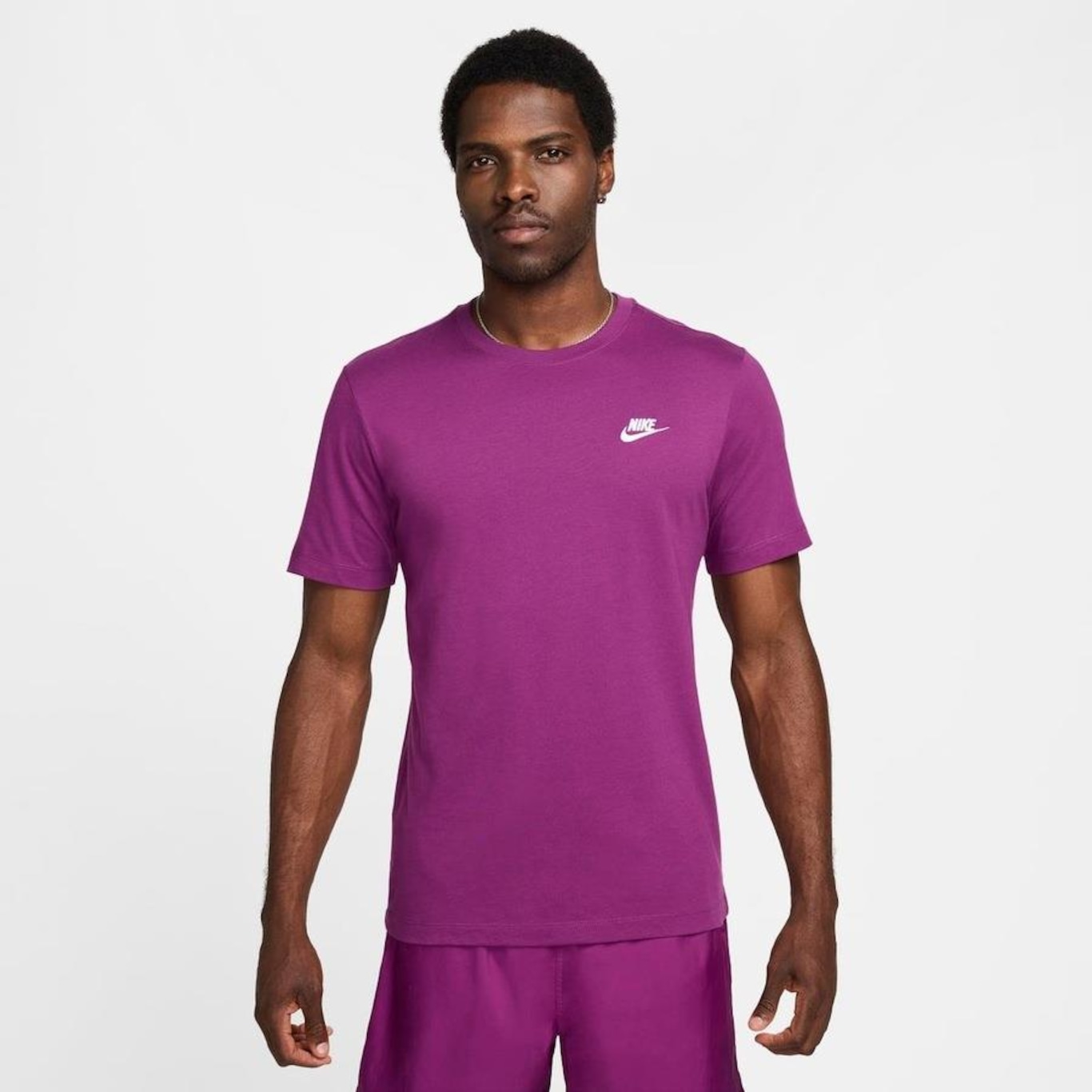 Camiseta Nike Sportswear Club - Masculina - Foto 1