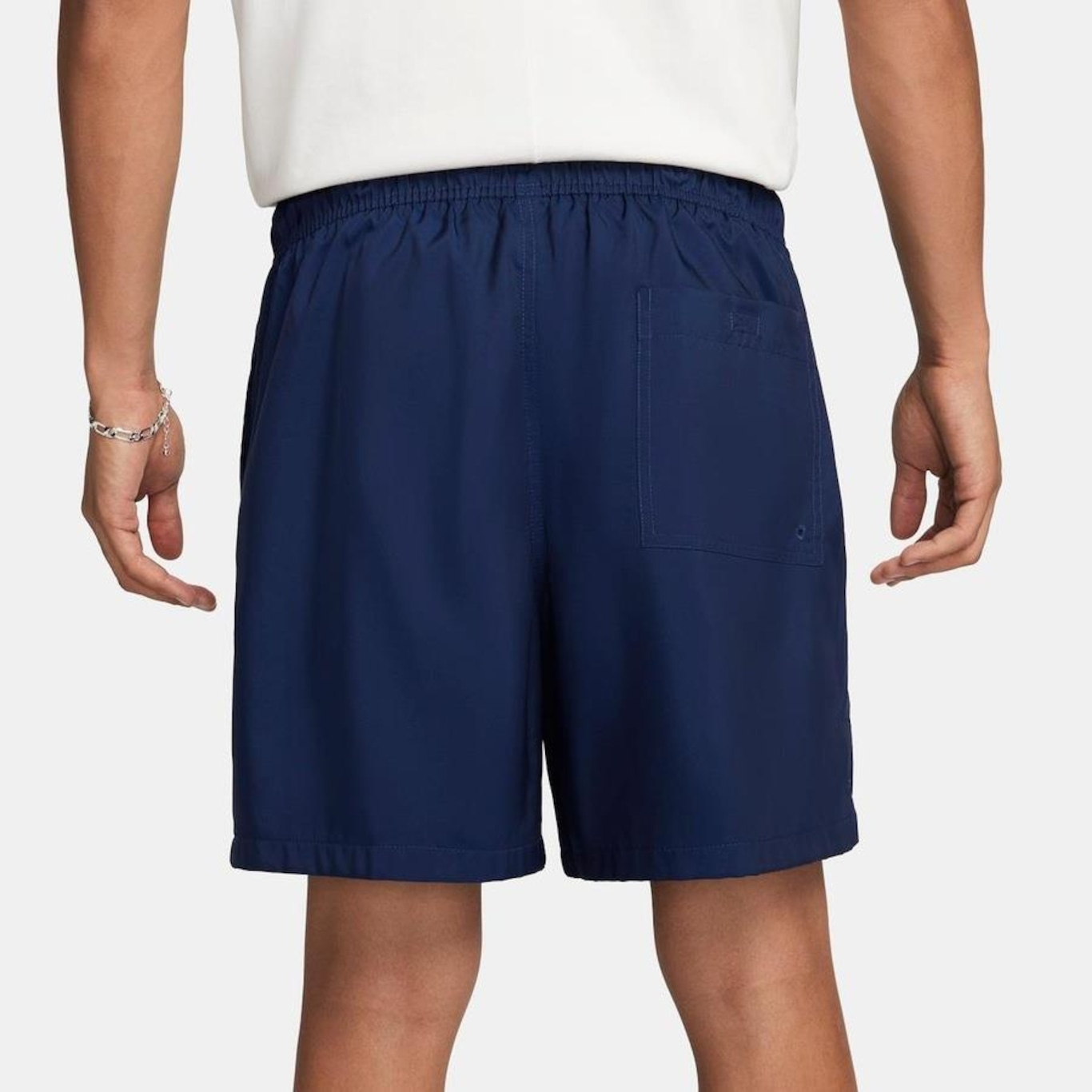 Short Nike Club Flow - Masculino - Foto 2