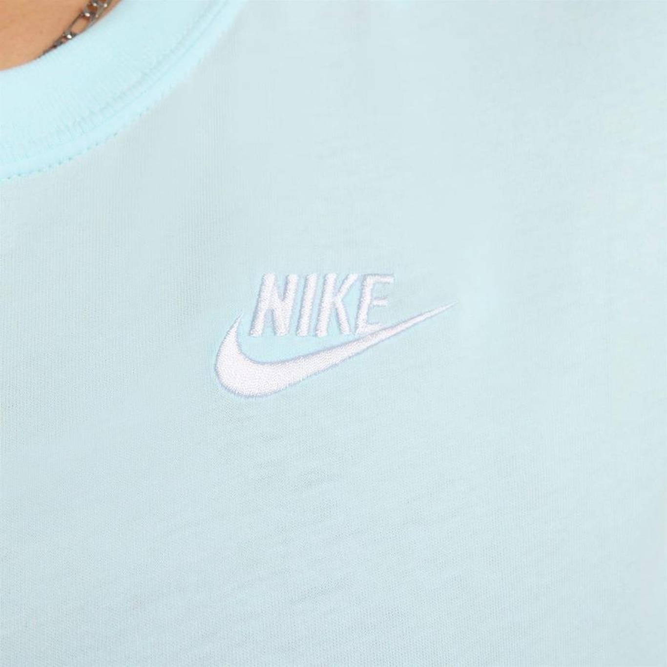 Camiseta Regata Nike Sportswear Essential - Feminina - Foto 4