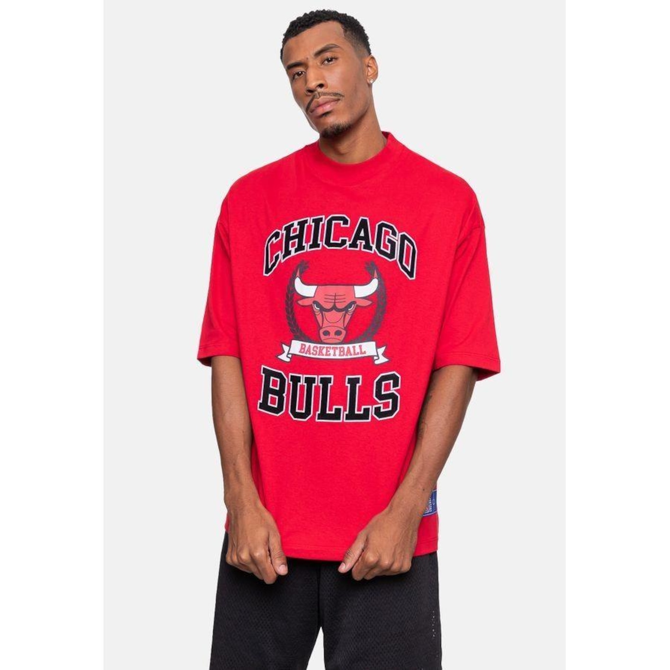 Camiseta Nba Armorial Chicago Bulls - Masculina - Foto 4