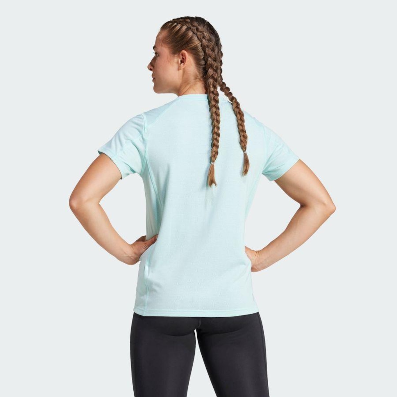 Camiseta de Treino adidas Train Essentials Big Performance Logo - Feminina - Foto 5