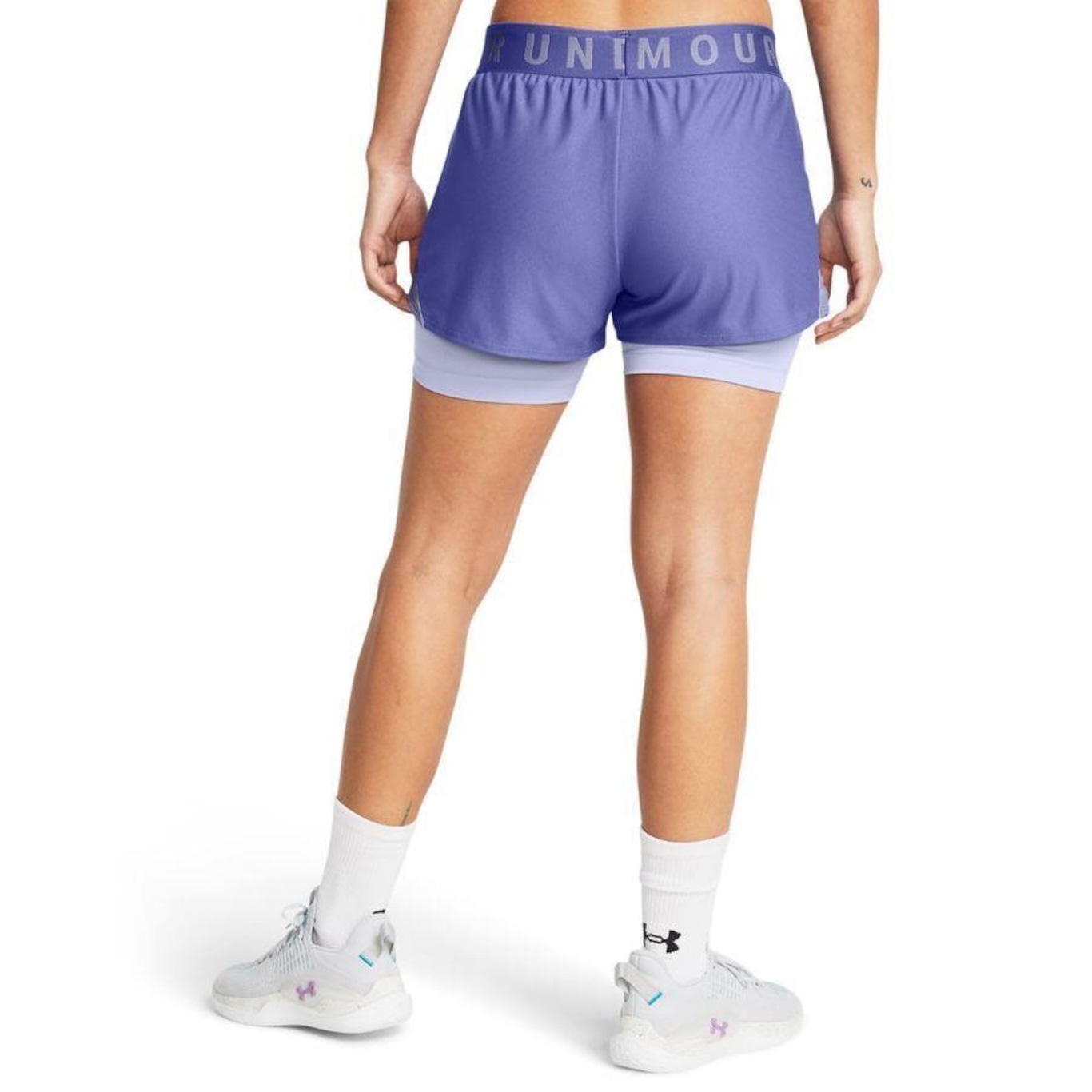 Shorts 2 em 1 Under Armour Treino Play Up - Feminino - Foto 2