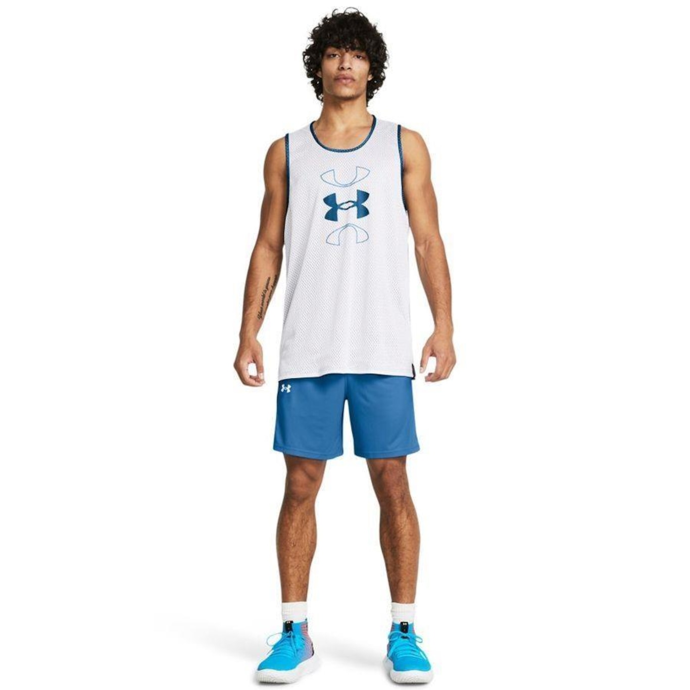 Shorts Under Armour Treino Baseline - Masculino - Foto 4