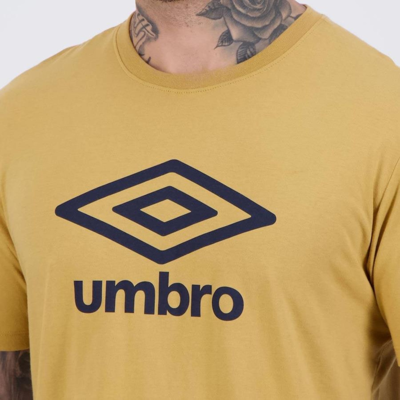 Camiseta Umbro Essential Comfy - Masculina - Foto 5