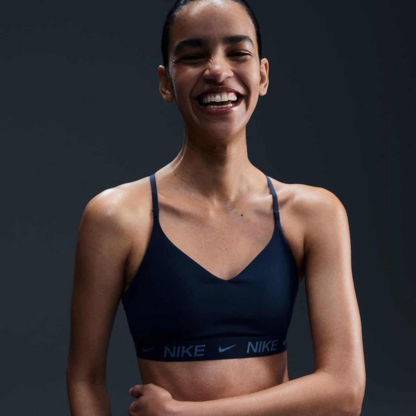 Top Fitness Nike Indy - Feminino - Foto 1