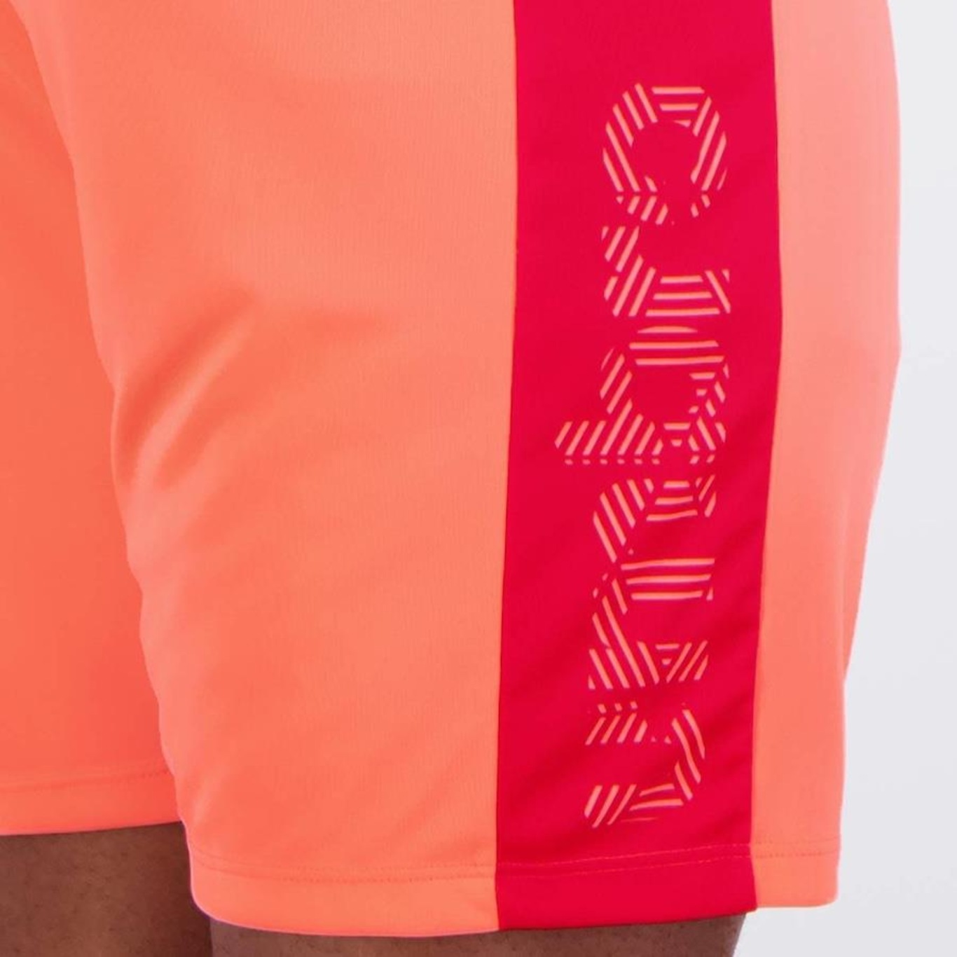 Bermuda Umbro Graphic Letter - Masculina - Foto 5