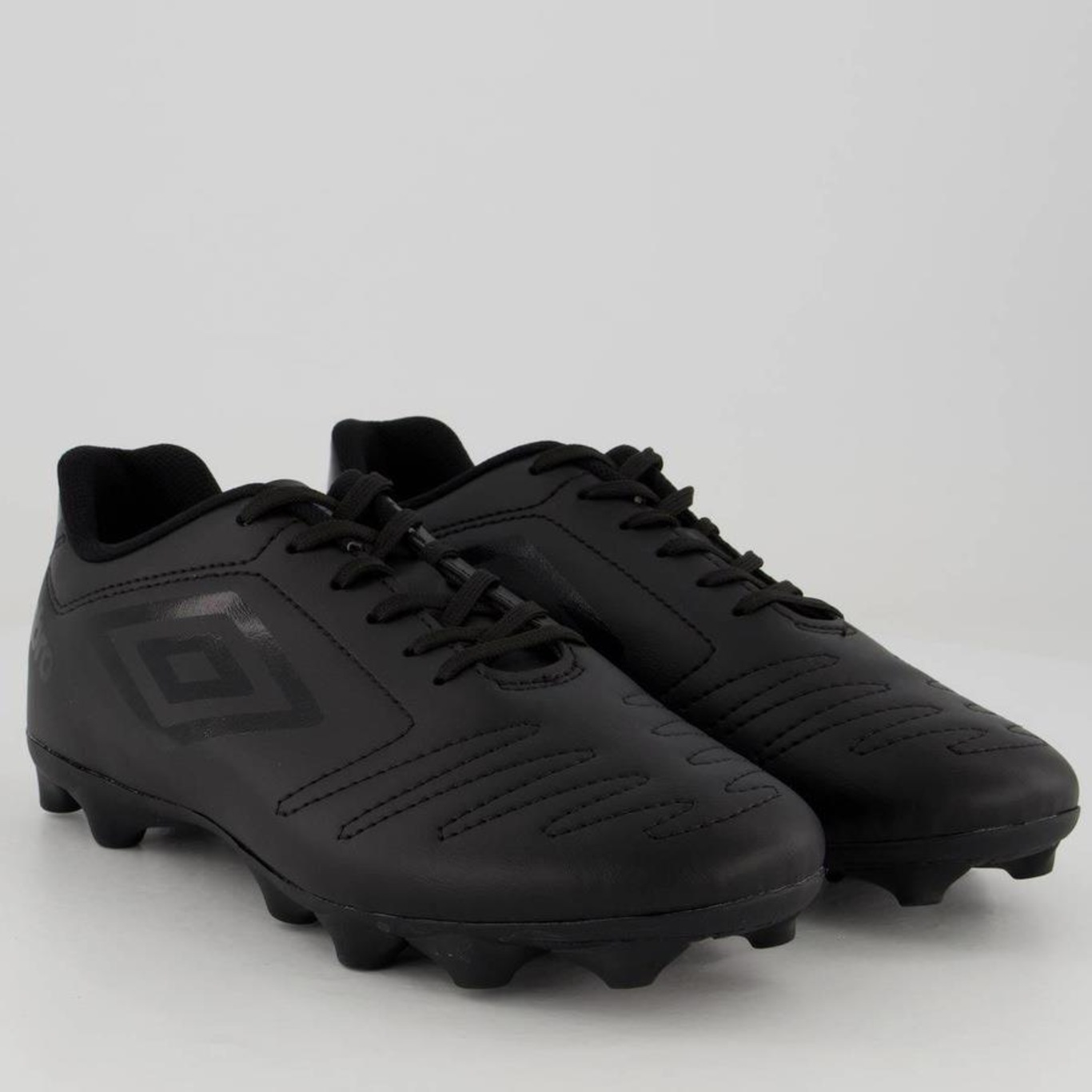 Chuteira de Campo Umbro Class Rb All Black - Adulto - Foto 2