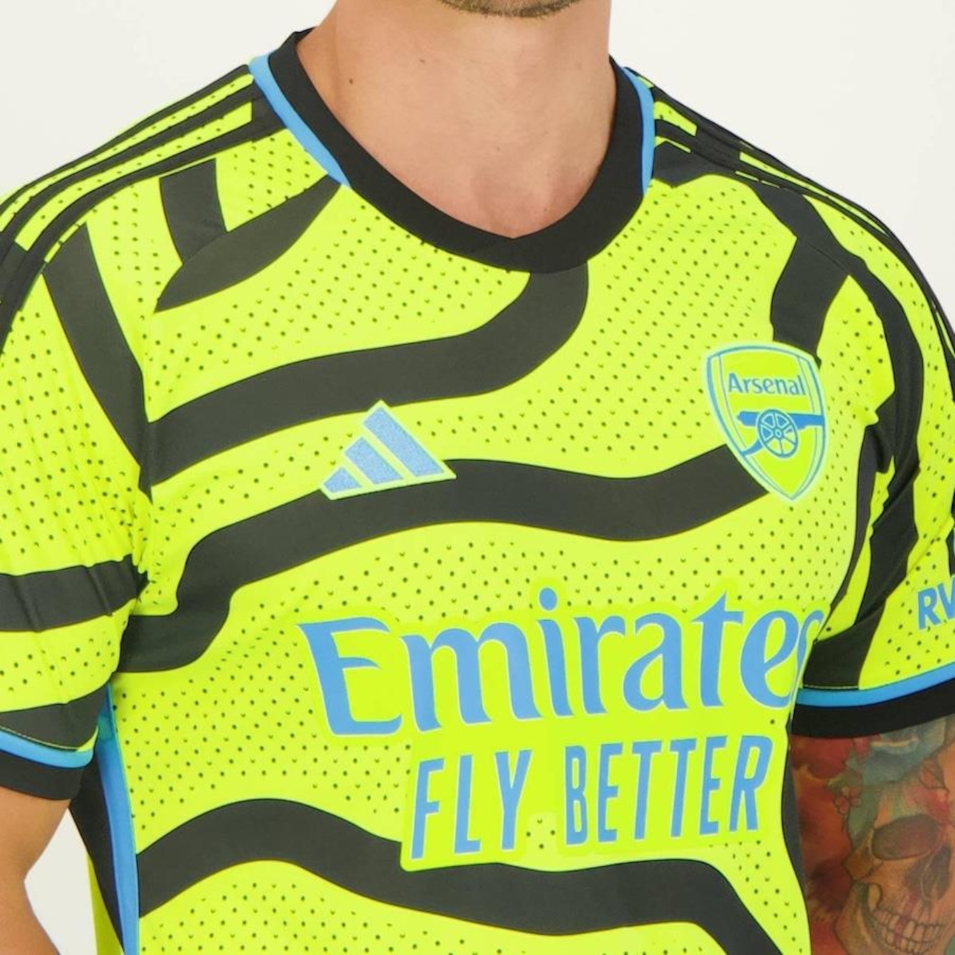 Camisa adidas Arsenal Away 2024 6 Gabriel  - Masculina - Foto 5