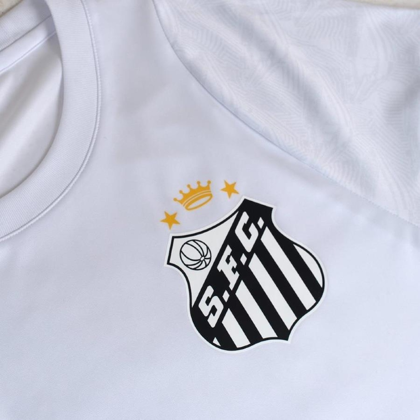 Camisa do Santos 2024 Umbro Uniforme 1 Versão Estádio - Masculina - Foto 3