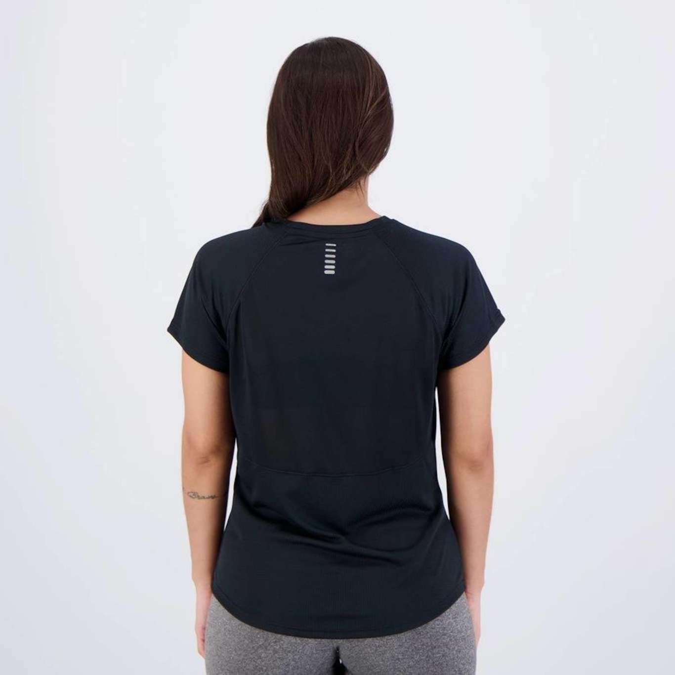 Camiseta Under Armour Speed Stride - Feminina - Foto 4