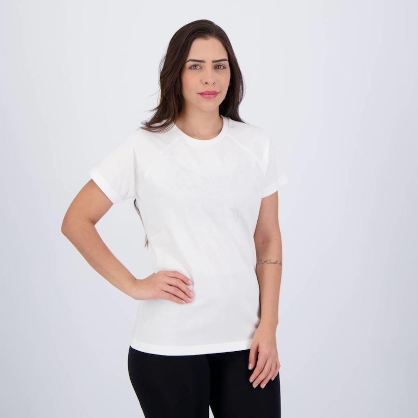 Camiseta Puma Motion Logo - Feminina - Foto 2