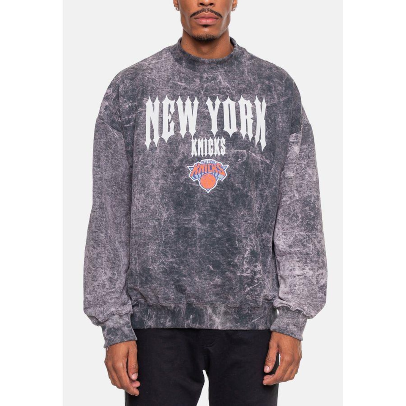 Blusão de Moletom com Capuz Nba Gothic Team New York Knicks - Masculino - Foto 3