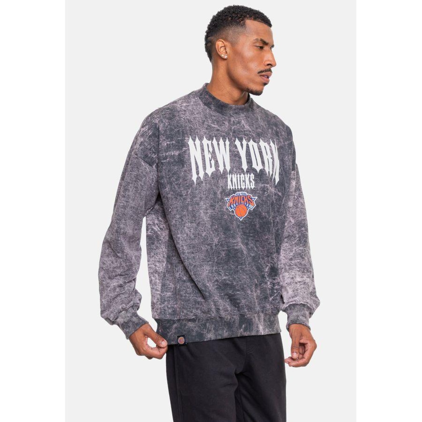 Blusão de Moletom com Capuz Nba Gothic Team New York Knicks - Masculino - Foto 4