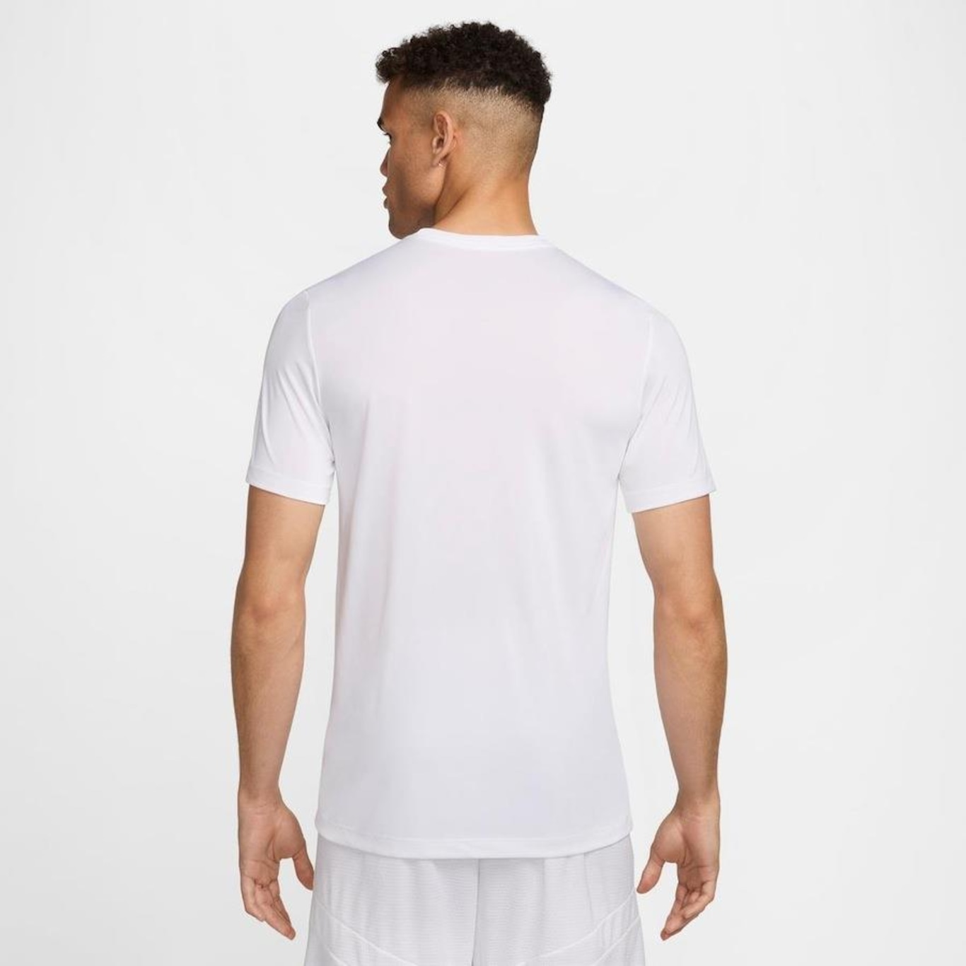 Camiseta Nike Dri-Fit - Masculina - Foto 2