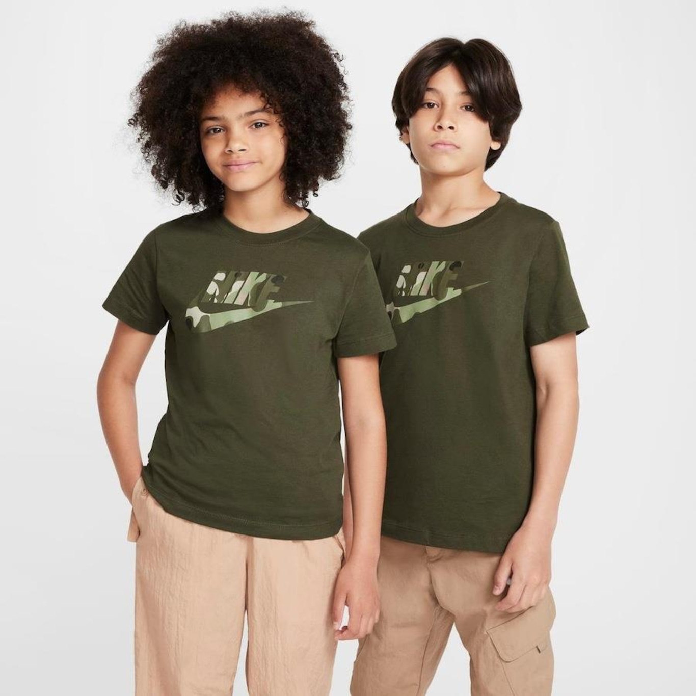 Camiseta Nike Sportswear Club - Infantil - Foto 2