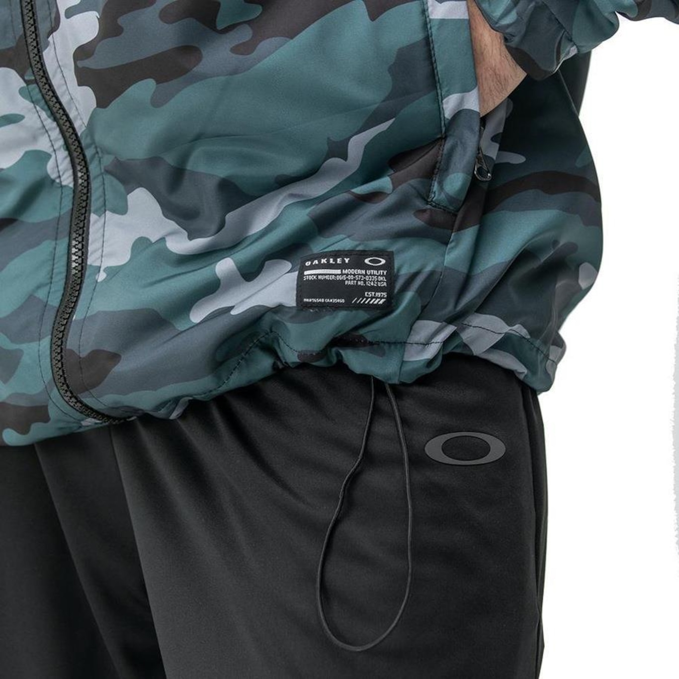 Jaqueta com Capuz Oakley Camo Windbreaker Ii - Masculina - Foto 4