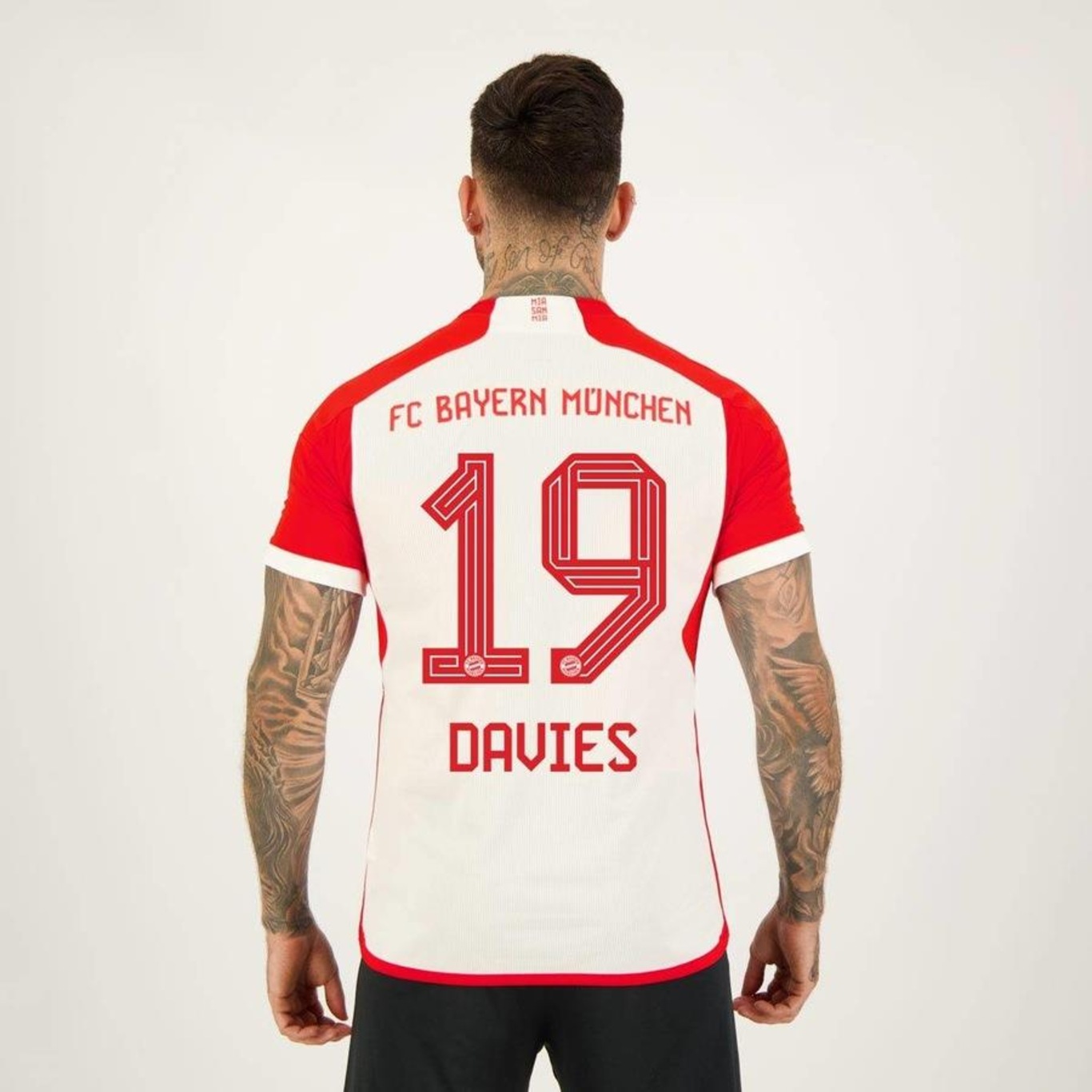 Camisa Bayern 2024 adidas Home 19 Davies - Masculina - Foto 2