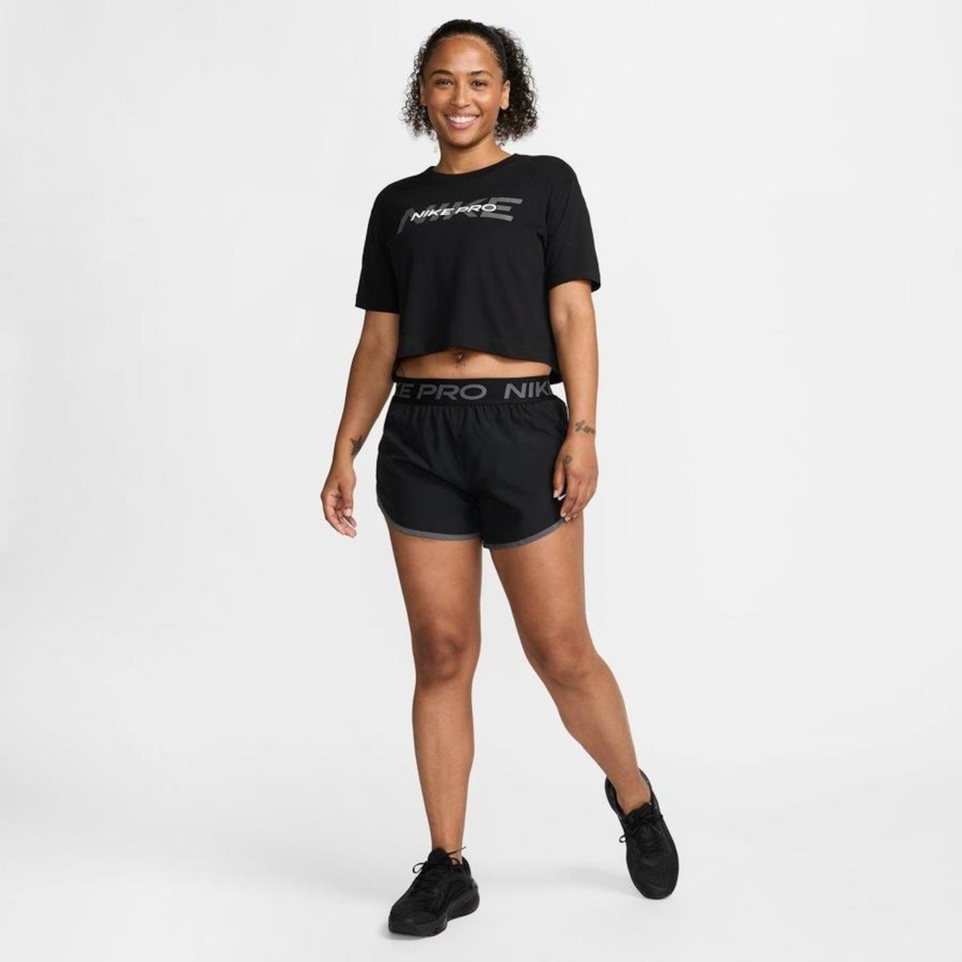 Camiseta Nike Pro Cropped - Feminina - Foto 4