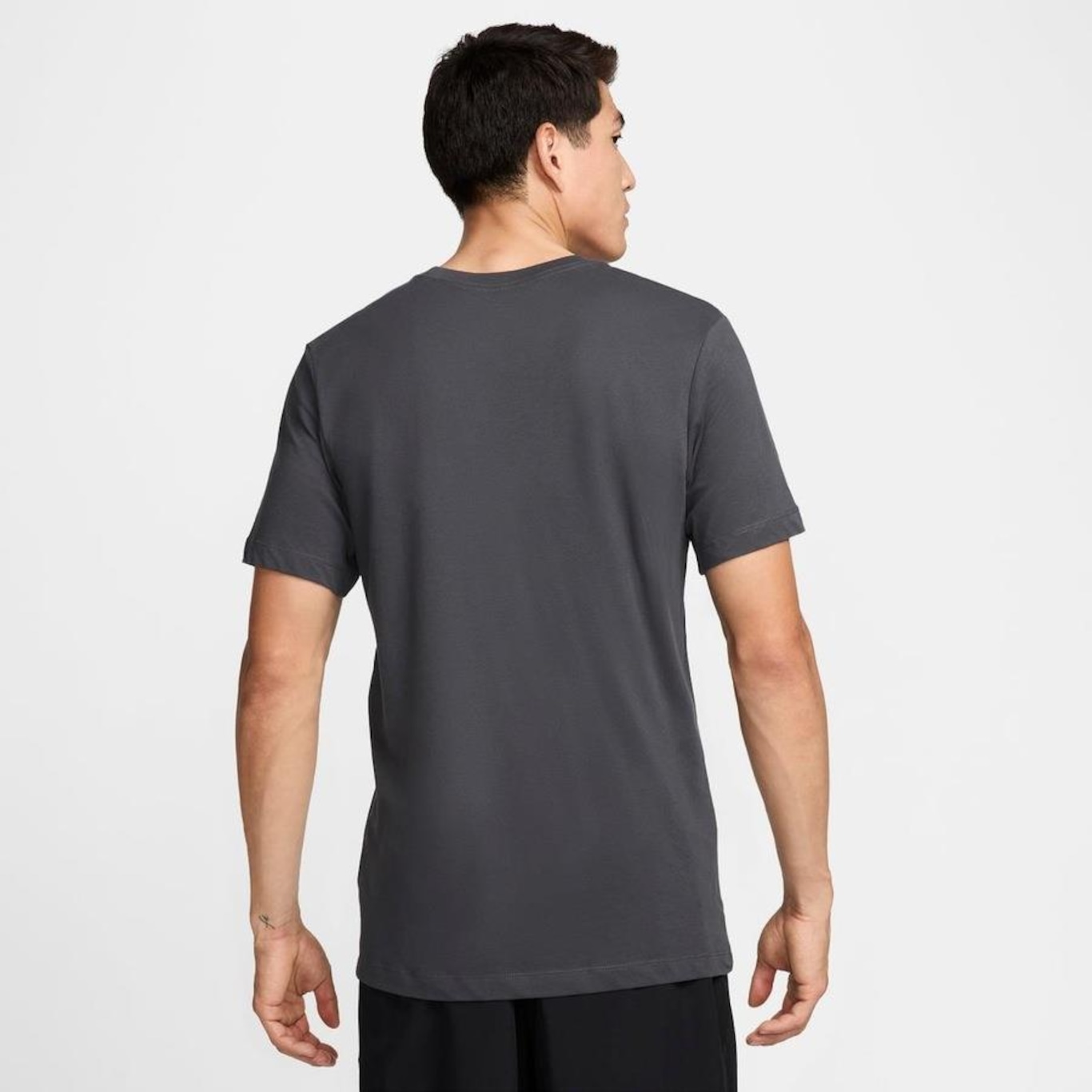 Camiseta Nike Dri-Fit Gym - Masculina - Foto 2