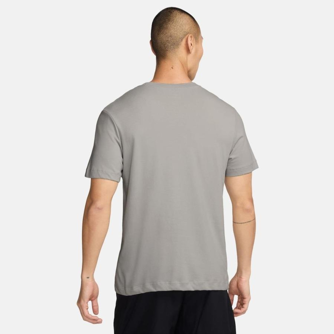 Camiseta Nike Dri-Fit Gym - Masculina - Foto 2