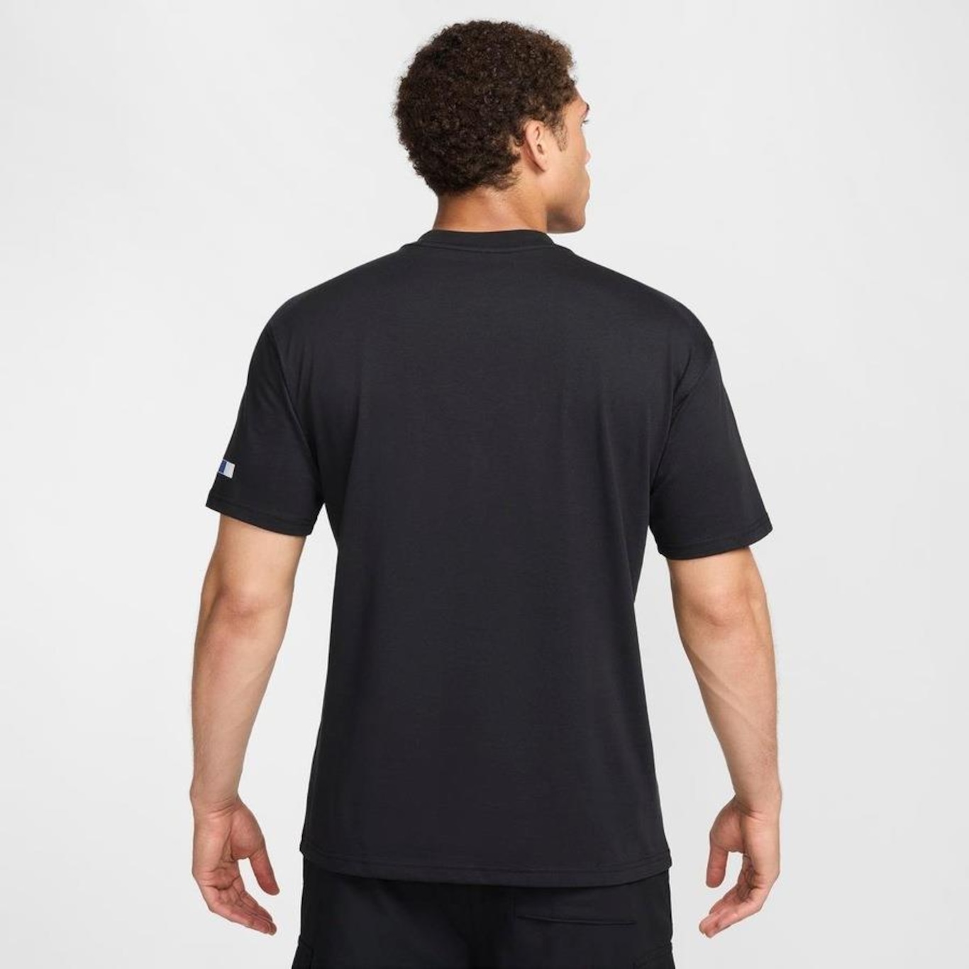 Camiseta Nike Sportswear - Masculina - Foto 2