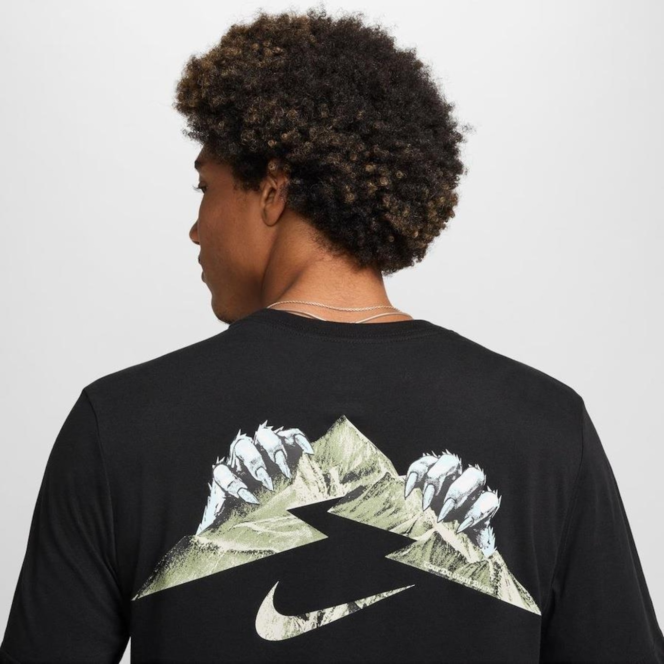 Camiseta Nike Dri-Fit Trail - Masculina - Foto 4