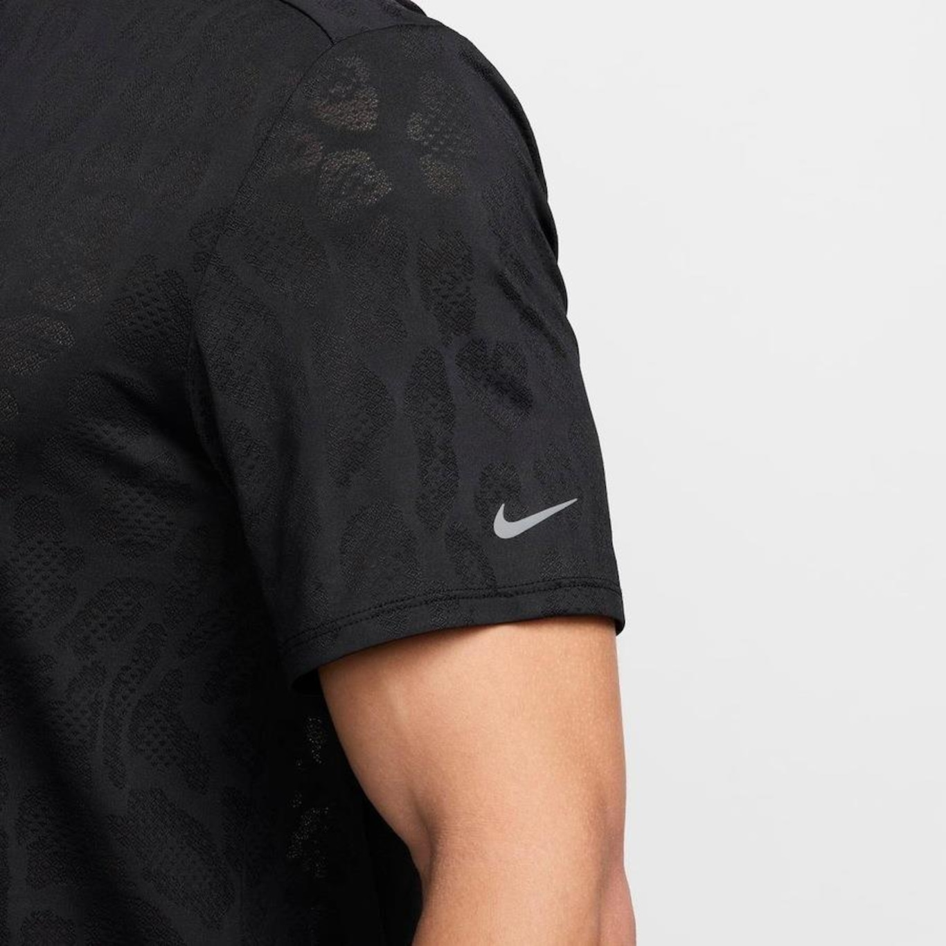 Camiseta Nike Dri-Fit Rise 365 - Masculina - Foto 5