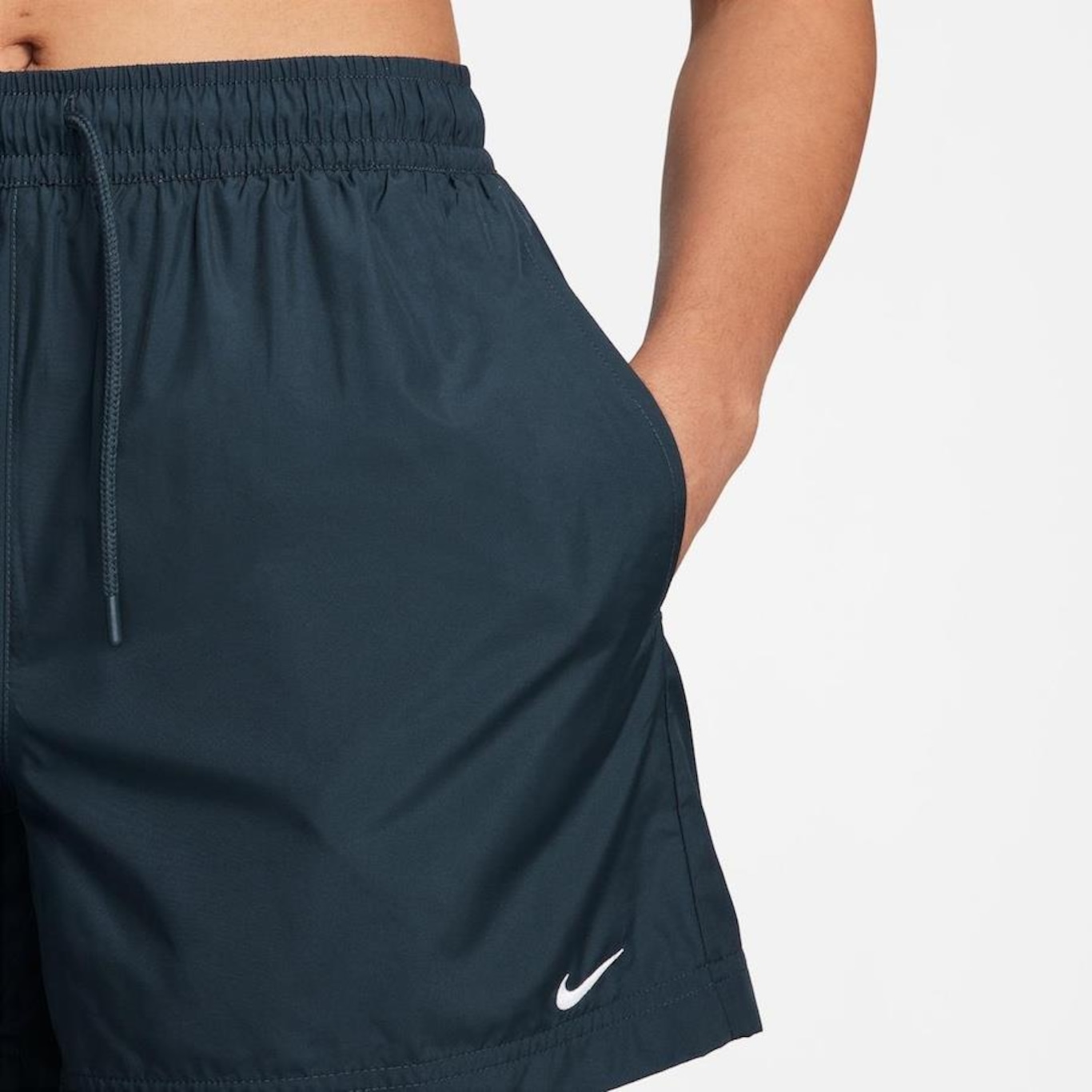 Short Nike Sportswear Essentials Woven - Feminino - Foto 2