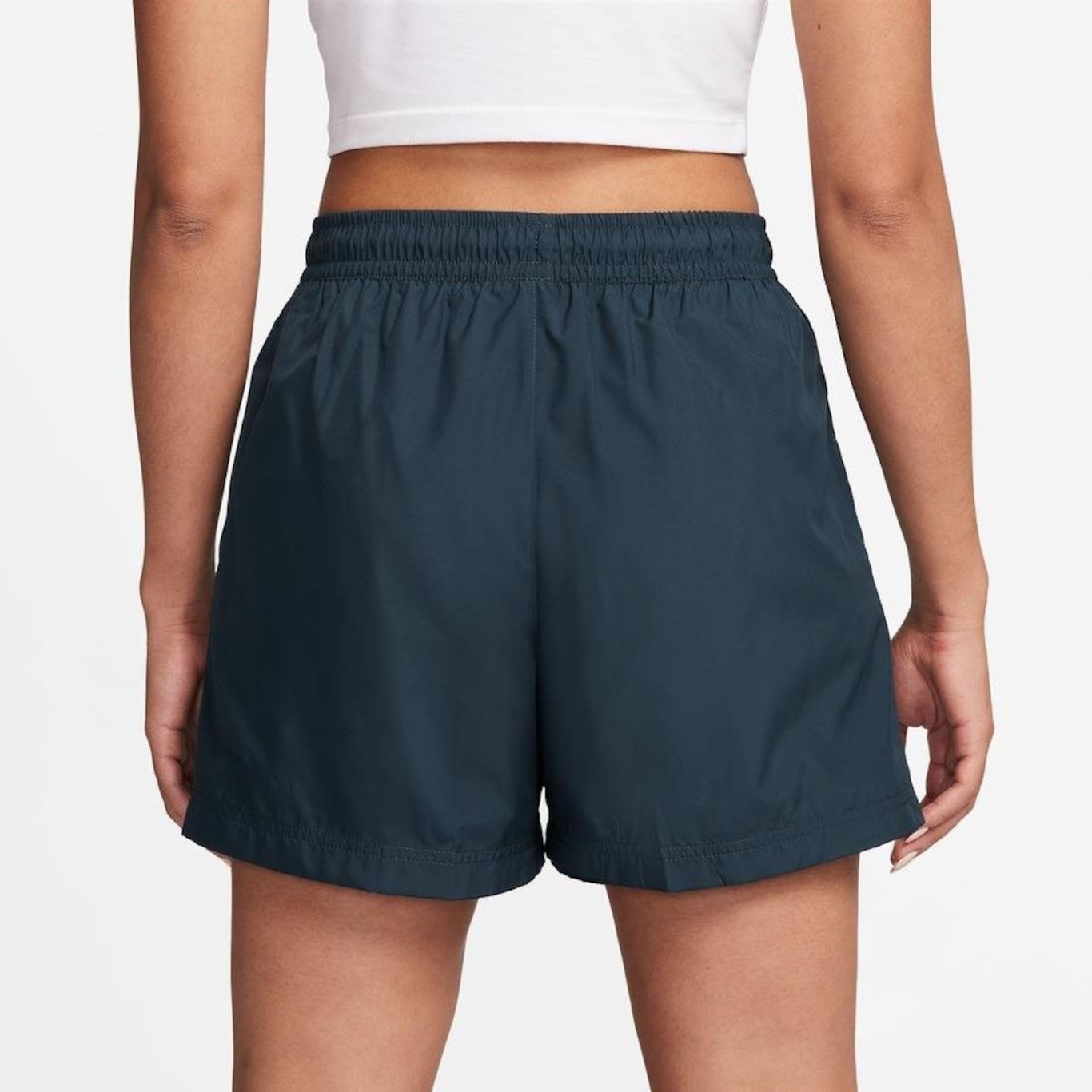 Short Nike Sportswear Essentials Woven - Feminino - Foto 4