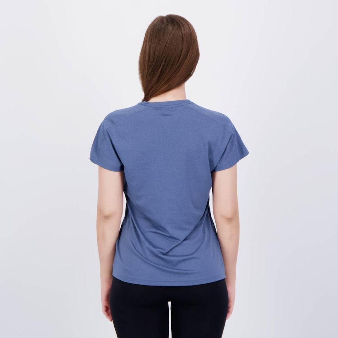 Camiseta adidas Essentials Minimal - Feminina - Foto 4