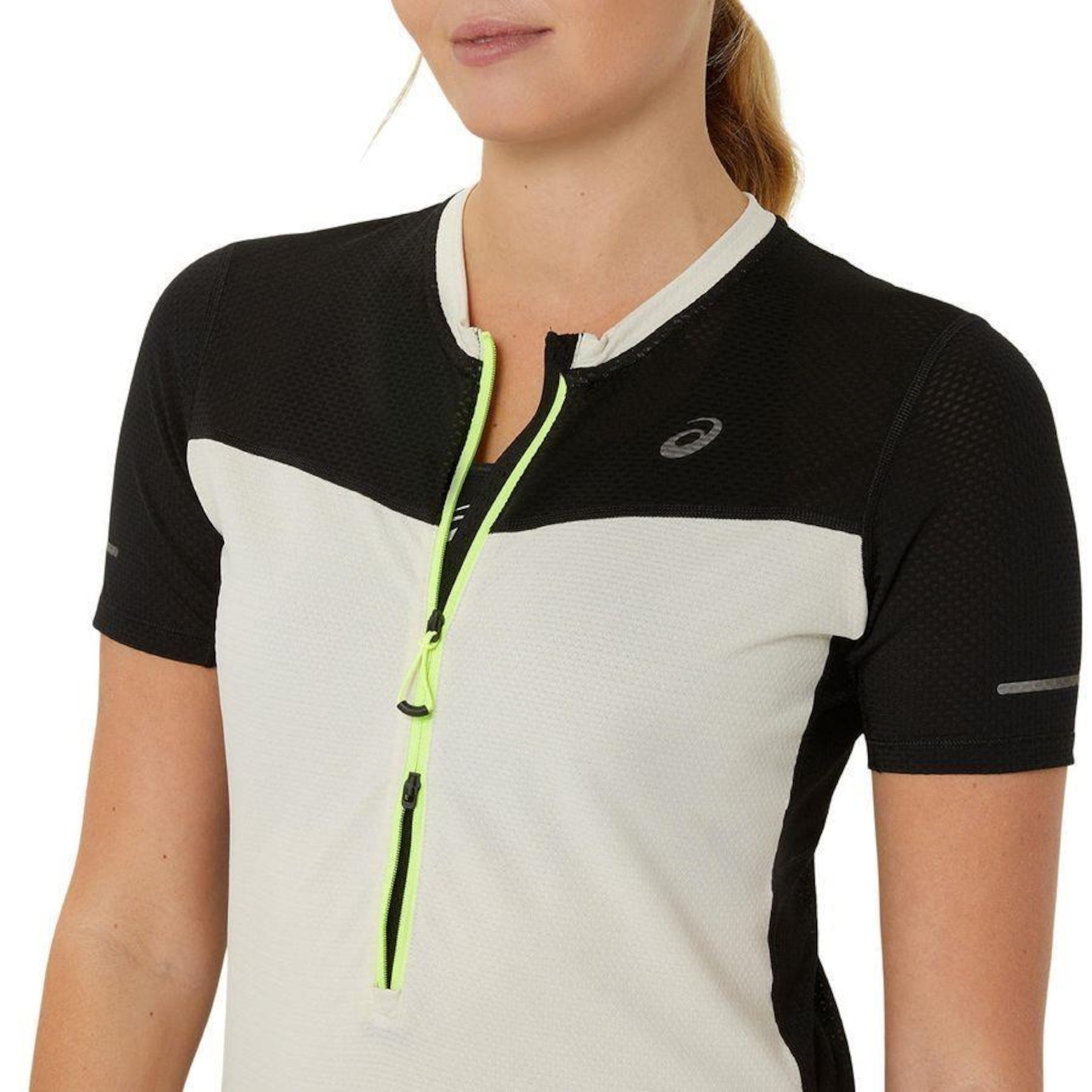 Camiseta Asics Fujitrail - Feminina - Foto 5