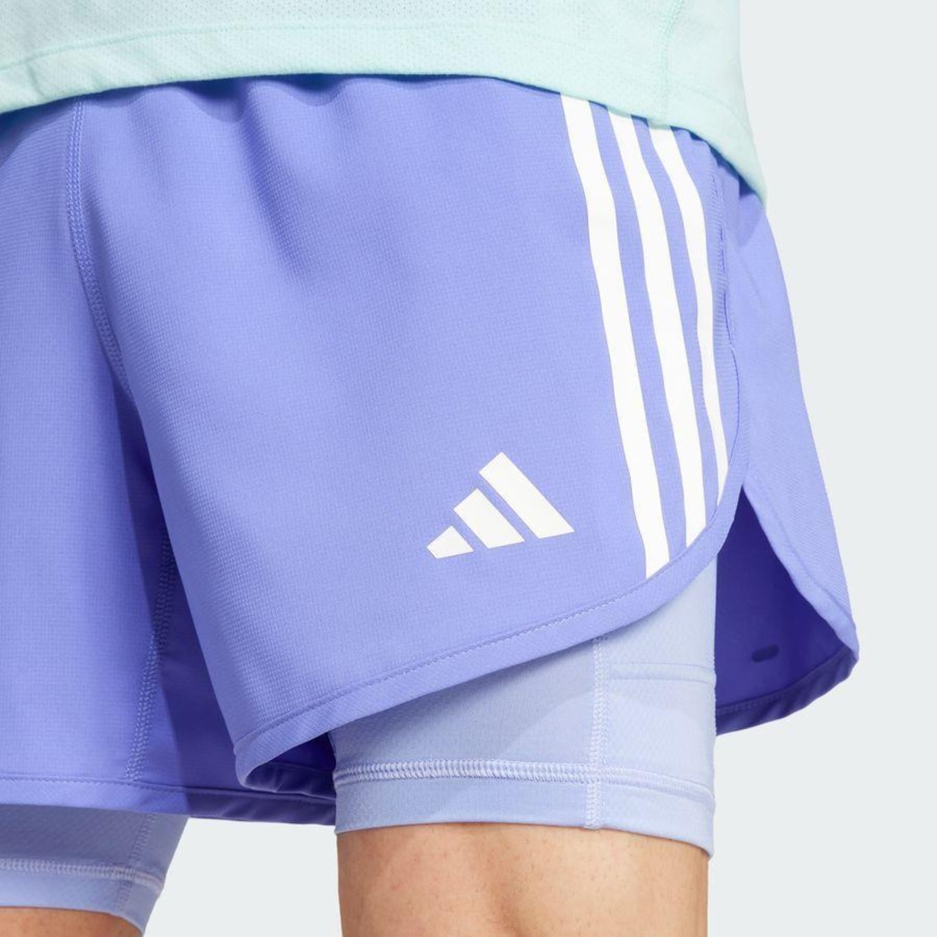 Shorts 2 em 1 Own The Run Três Listras adidas - Masculino - Foto 5